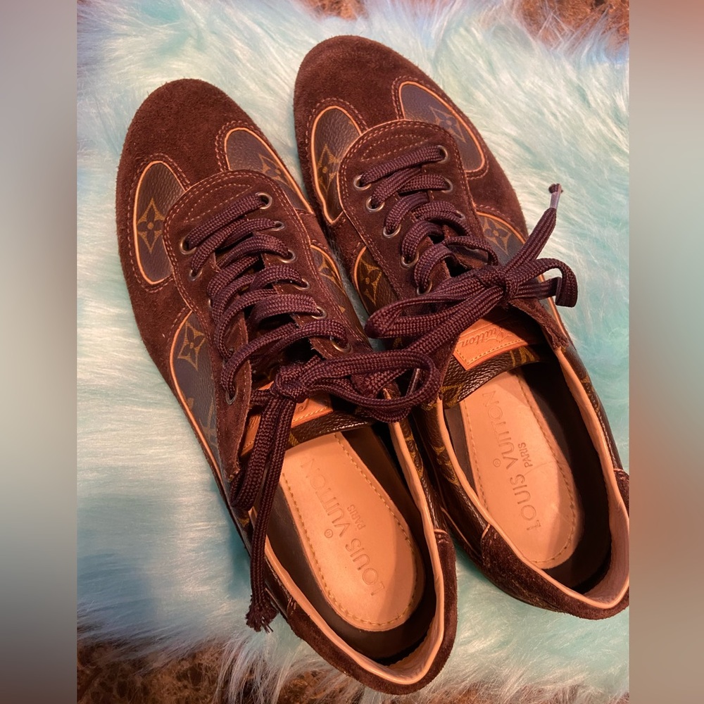 Very good condition Louis Vuitton trainers size 38 1/2.